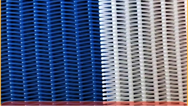 輸送網(wǎng)帶廠家怎么選擇-按需定做更經(jīng)久耐用[旭瑞網(wǎng)業(yè)]