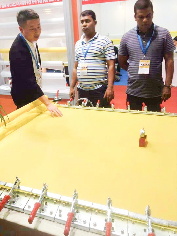 旭瑞絲印網(wǎng)耐磨易清洗，漏墨性好！