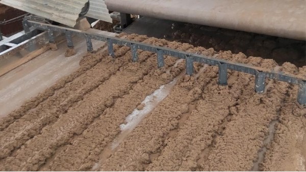 壓濾機(jī)濾布臟跑泥什么原因？有效過(guò)濾固液分離、易清洗【旭瑞網(wǎng)業(yè)】