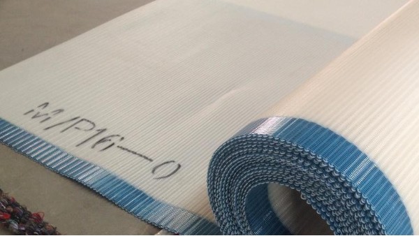 帶式壓濾機(jī)濾布打滑泥餅含固率低是怎么回事？廠家直供【旭瑞網(wǎng)業(yè)】